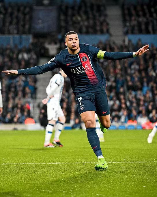 Mbappé mène l'équipe en quarts de finale de la Ligue des champions, sa domination est inébranlable